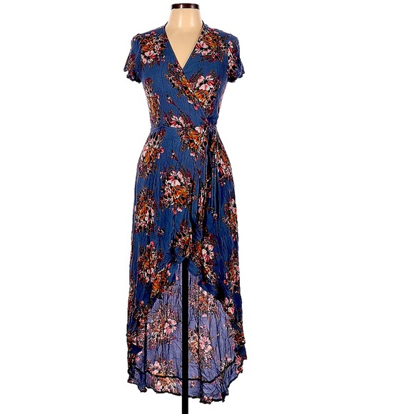 Altar'd State Dresses & Skirts - ALTER’D STATE DRESS SIZE L EUC